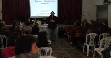 Palestra da psicóloga Neide Cascaes abordou o tema Entendendo Melhor a Violência Doméstica